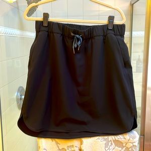 Lululemon short black skirt